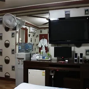 Picasso Jongno Hotel