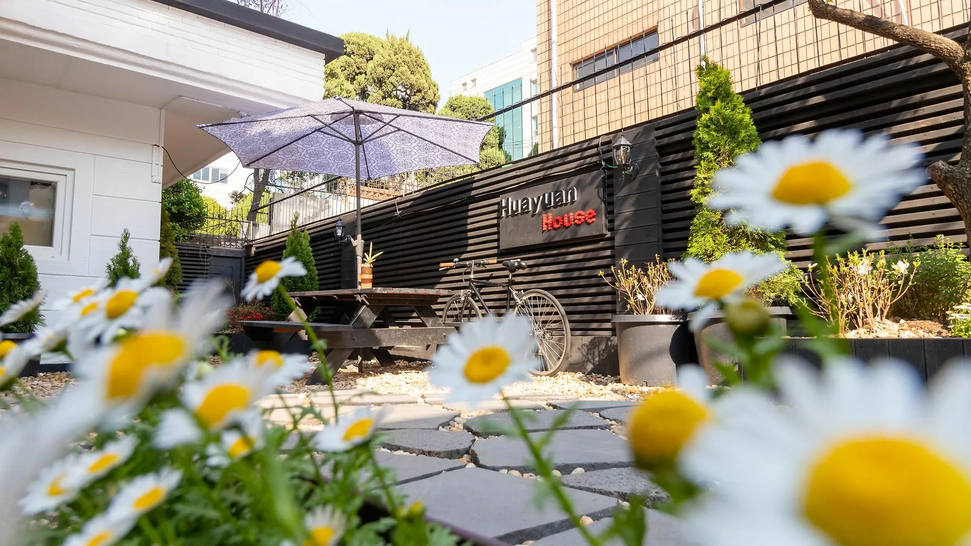 Huayuan House Hongdae - Hostel Seoul 2*,  South Korea