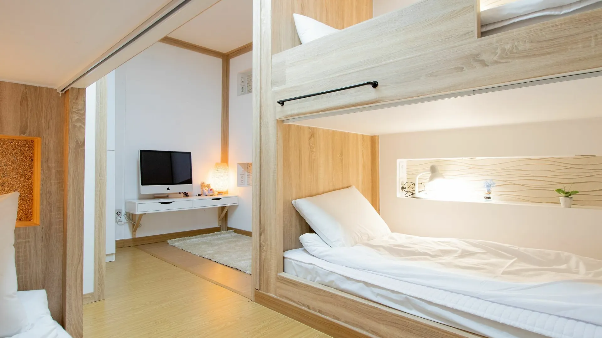 Huayuan House Hongdae - Hostel Seoul